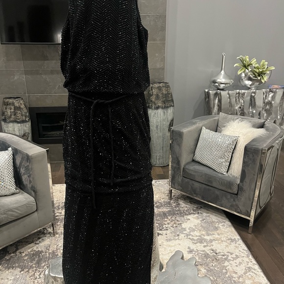 COPY - A simple Grecian style fully beaded jet black gala gown by VICTORIA size… - Picture 8 of 17